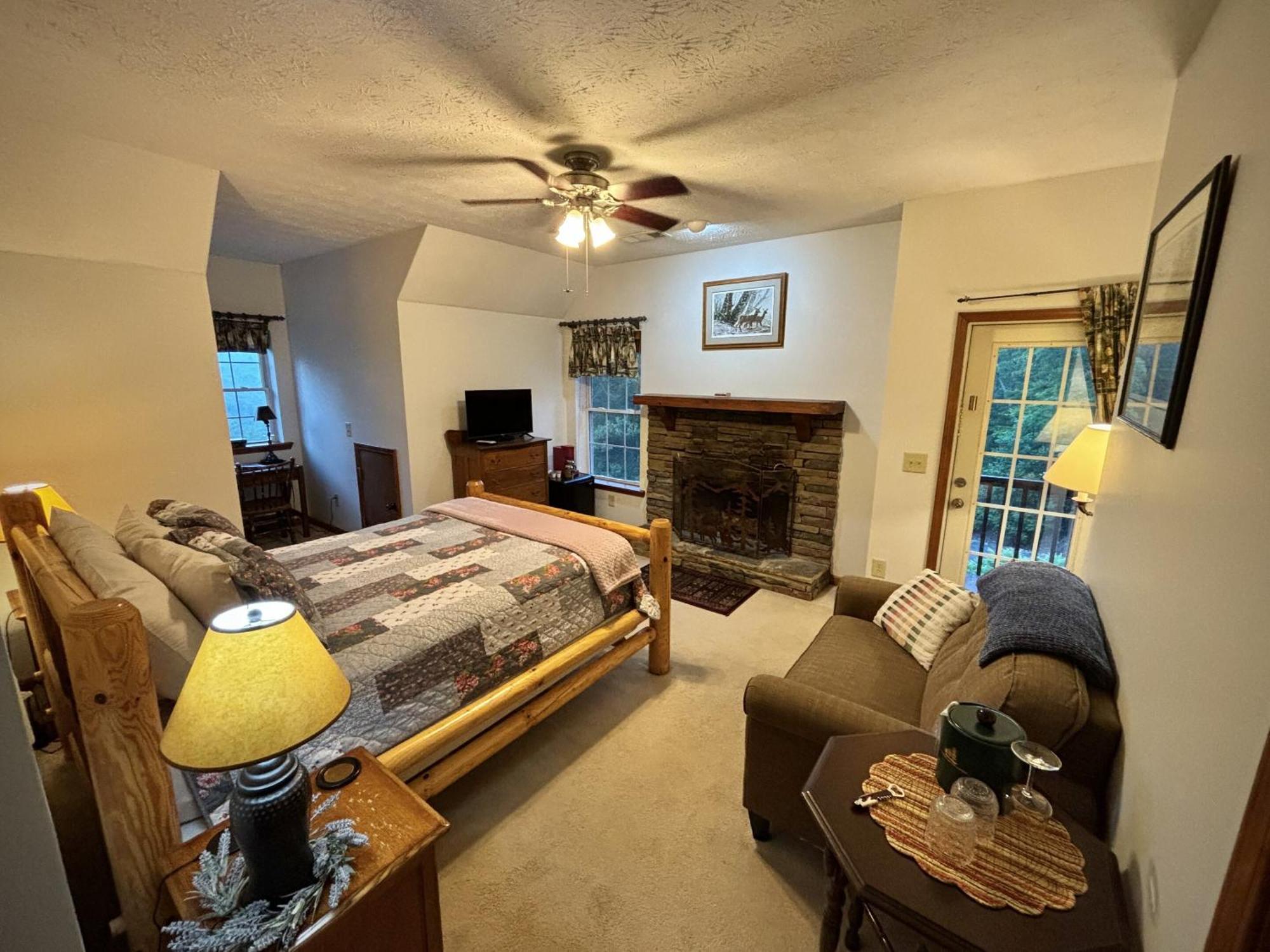 Long Mountain Lodge Bed & Breakfast Dahlonega Luaran gambar