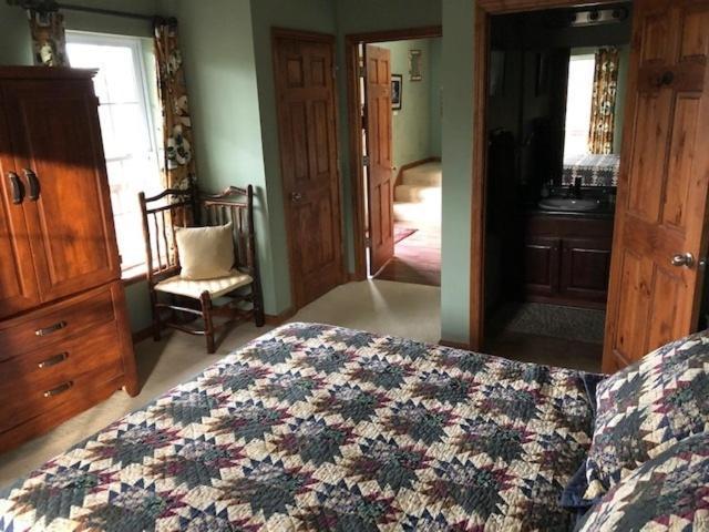 Long Mountain Lodge Bed & Breakfast Dahlonega Bilik gambar