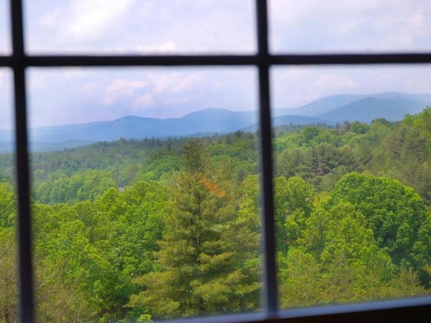 Long Mountain Lodge Bed & Breakfast Dahlonega Bilik gambar