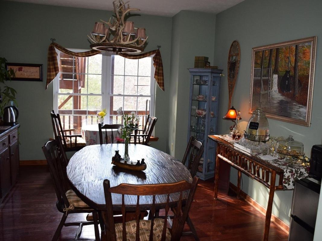 Long Mountain Lodge Bed & Breakfast Dahlonega Luaran gambar