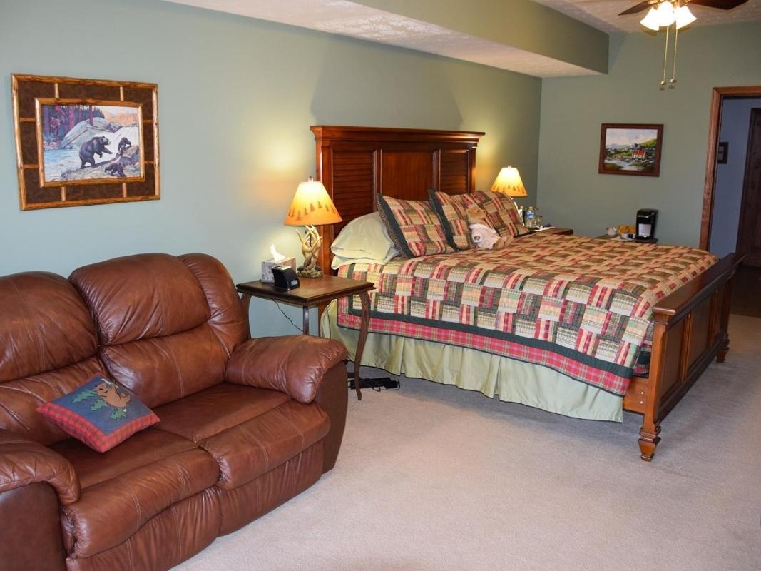 Long Mountain Lodge Bed & Breakfast Dahlonega Bilik gambar