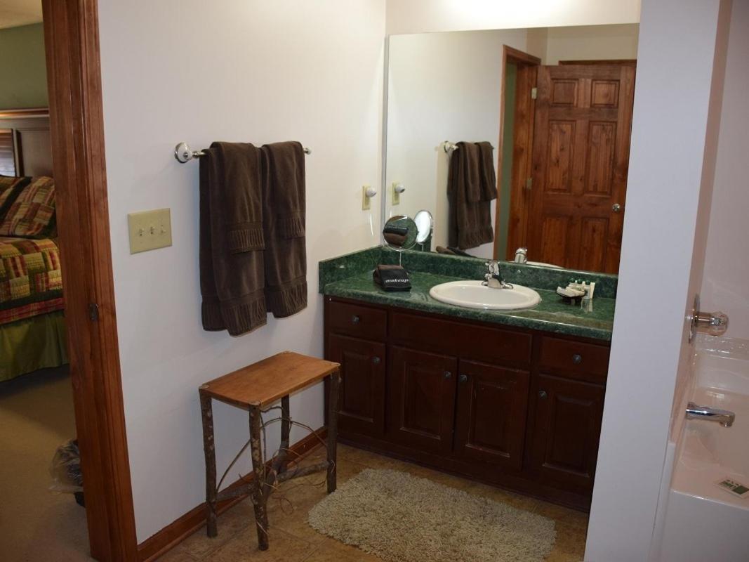 Long Mountain Lodge Bed & Breakfast Dahlonega Luaran gambar