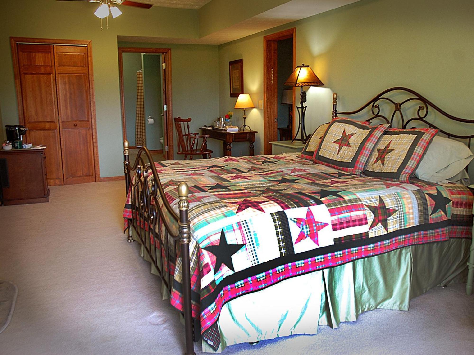 Long Mountain Lodge Bed & Breakfast Dahlonega Bilik gambar